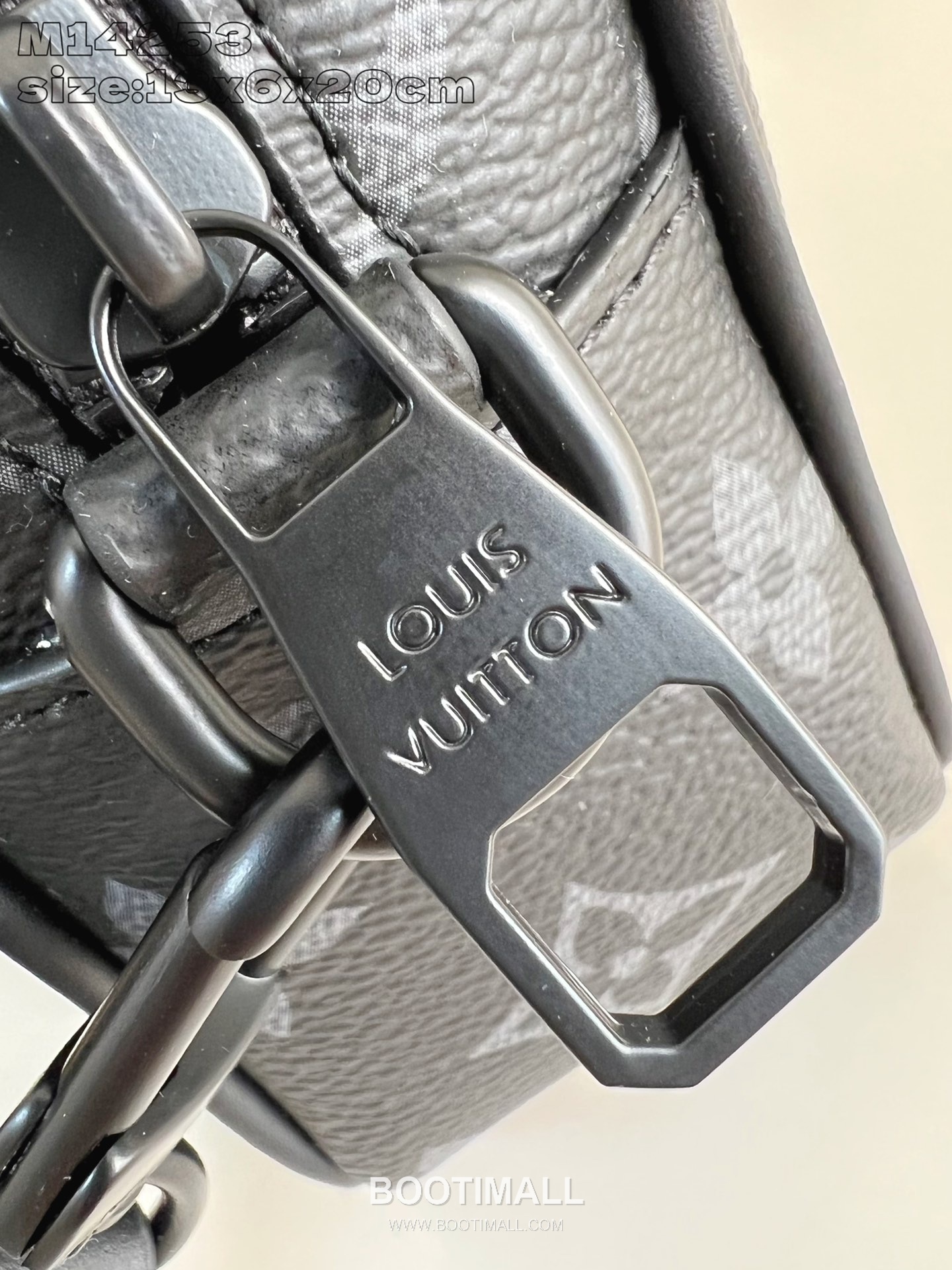 Louis Vuitton Trocadéro Mini Monogram Eclipse Canvas Crossbody Bag with Zip Pocket Detail 루이비통 트로카데로 미니 모노그램 이클립스 크로스백 지퍼포켓 M14253 20cm 4