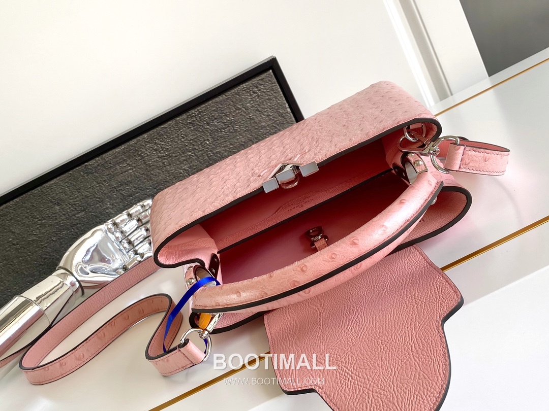 Louis Vuitton Dauphine PM Monogram Empreinte Leather Shoulder Bag with LV Lock Detail 루이비통 도핀 PM 모노그램 앙프렝뜨 숄더백 LV락 M24714 27cm 8