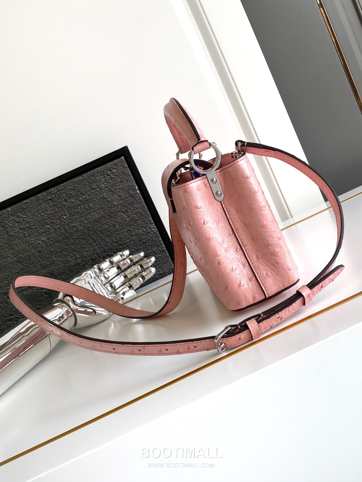 Louis Vuitton Dauphine Mini Monogram Empreinte Leather Shoulder Bag with LV Lock Detail 루이비통 도핀 미니 모노그램 앙프렝뜨 숄더백 LV락 M24713 21cm 2