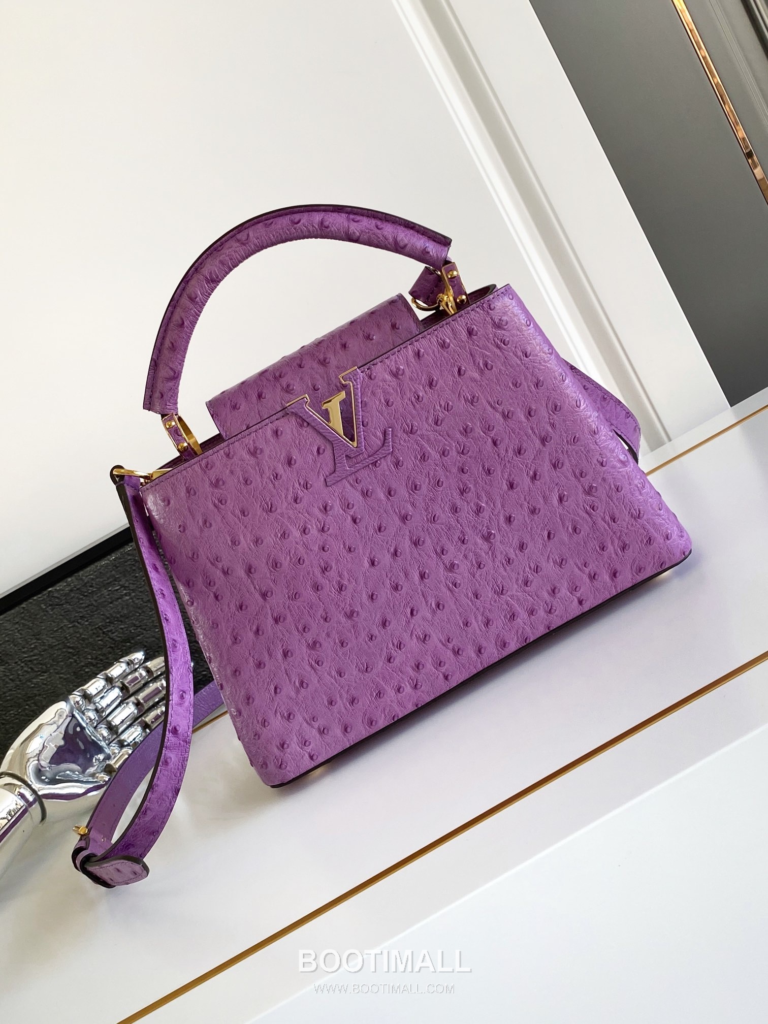Louis Vuitton Dauphine PM Monogram Empreinte Leather Shoulder Bag with LV Lock Detail 루이비통 도핀 PM 모노그램 앙프렝뜨 숄더백 LV락 M24714 27cm 1