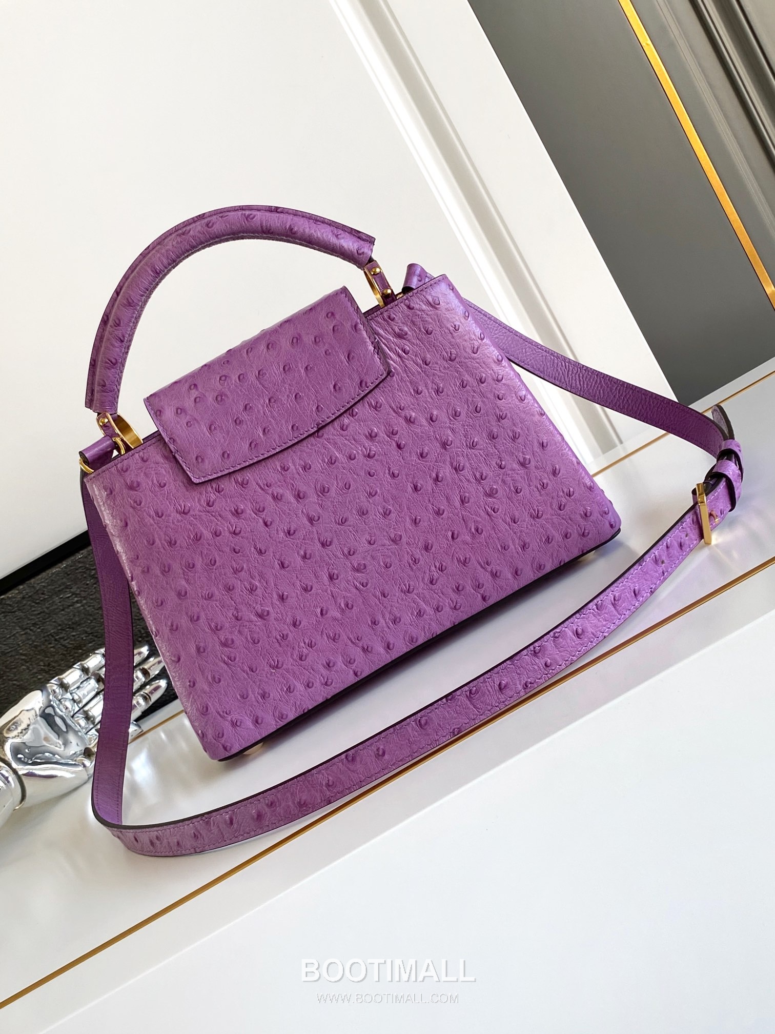 Louis Vuitton Dauphine PM Monogram Empreinte Leather Shoulder Bag with LV Lock Detail 루이비통 도핀 PM 모노그램 앙프렝뜨 숄더백 LV락 M24714 27cm 3