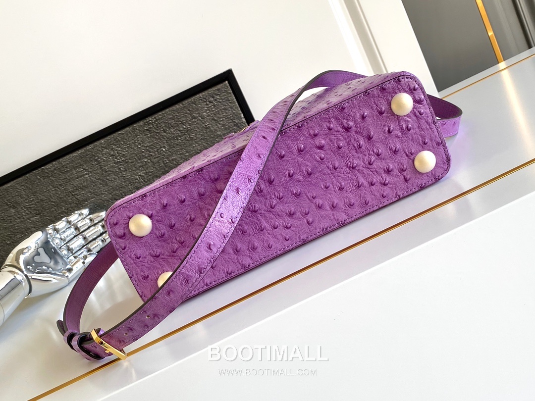 Louis Vuitton Dauphine PM Monogram Empreinte Leather Shoulder Bag with LV Lock Detail 루이비통 도핀 PM 모노그램 앙프렝뜨 숄더백 LV락 M24714 27cm 4