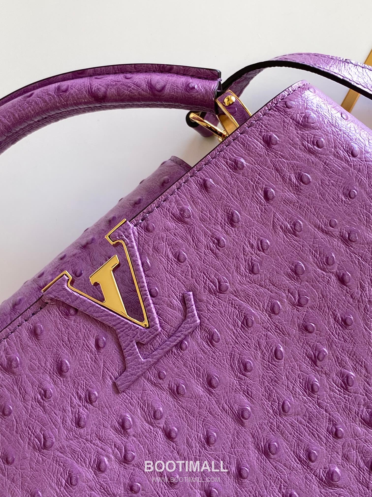 Louis Vuitton Dauphine PM Monogram Empreinte Leather Shoulder Bag with LV Lock Detail 루이비통 도핀 PM 모노그램 앙프렝뜨 숄더백 LV락 M24714 27cm 5
