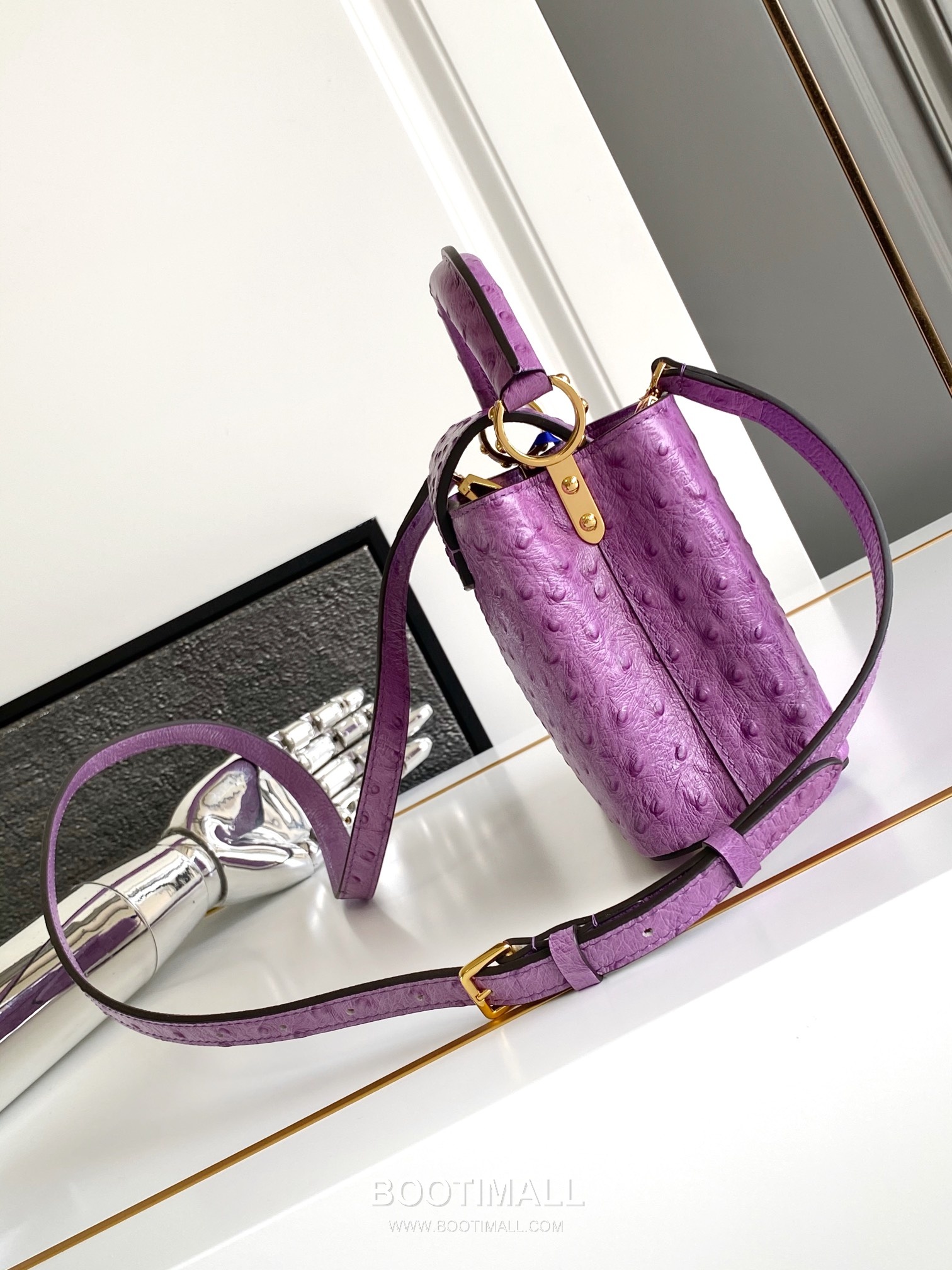 Louis Vuitton Dauphine Mini Monogram Empreinte Leather Shoulder Bag with LV Lock Detail 루이비통 도핀 미니 모노그램 앙프렝뜨 숄더백 LV락 M24713 21cm 2