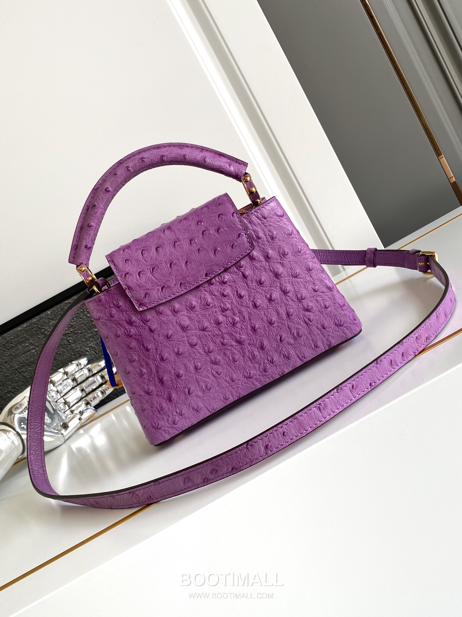 Louis Vuitton Dauphine Mini Monogram Empreinte Leather Shoulder Bag with LV Lock Detail 루이비통 도핀 미니 모노그램 앙프렝뜨 숄더백 LV락 M24713 21cm 3