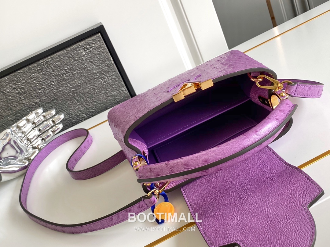 Louis Vuitton Dauphine Mini Monogram Empreinte Leather Shoulder Bag with LV Lock Detail 루이비통 도핀 미니 모노그램 앙프렝뜨 숄더백 LV락 M24713 21cm 8