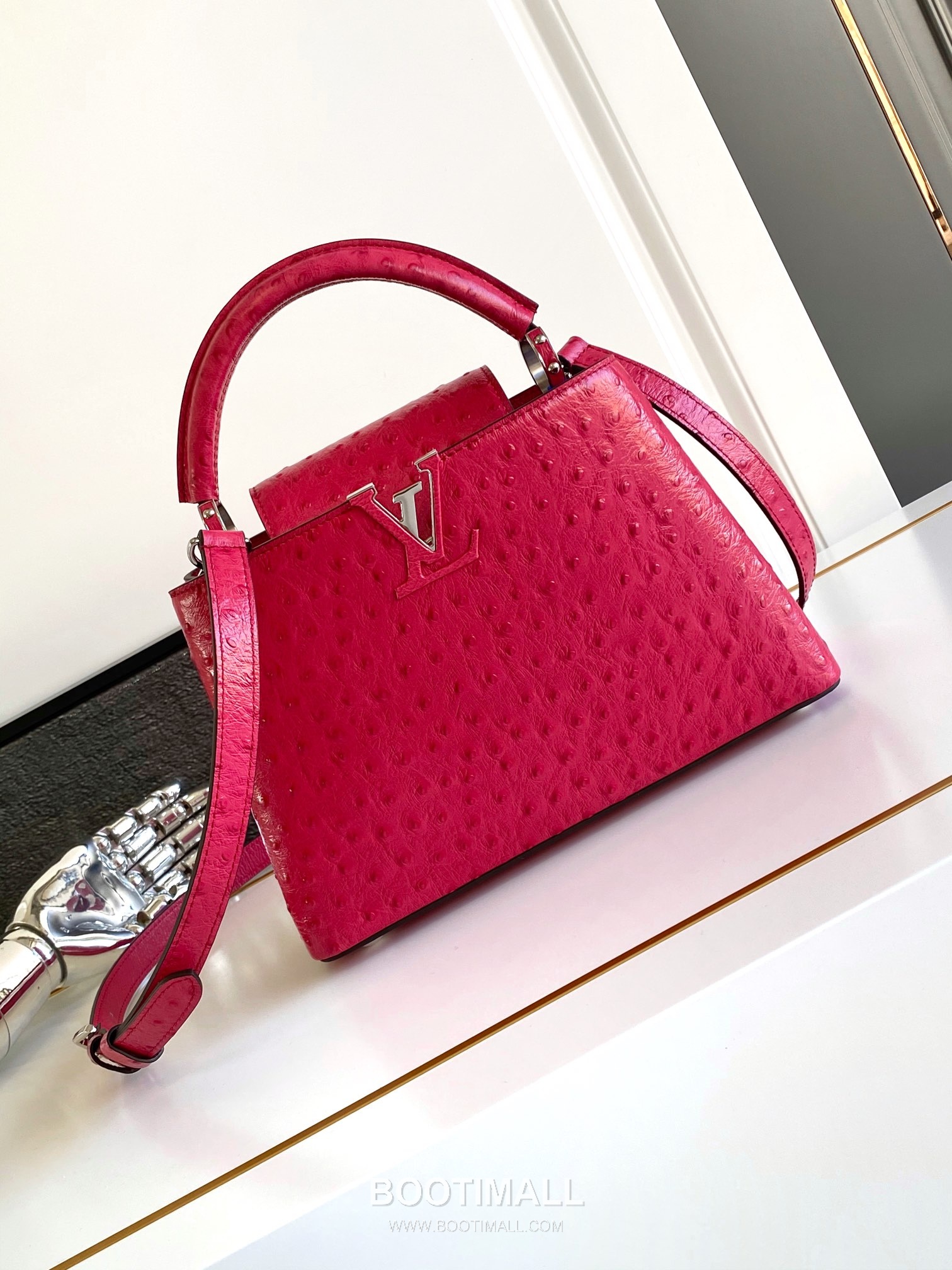 Louis Vuitton Dauphine PM Monogram Empreinte Leather Shoulder Bag with LV Lock Detail 루이비통 도핀 PM 모노그램 앙프렝뜨 숄더백 LV락 M24714 27cm 1