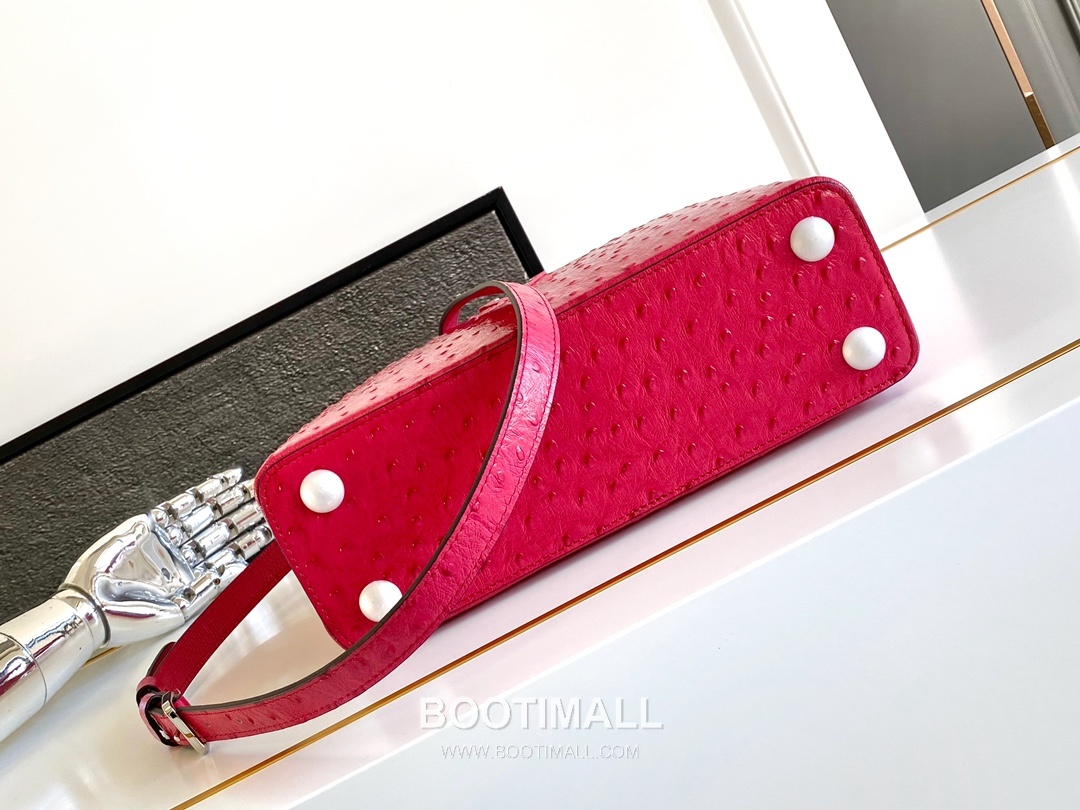 Louis Vuitton Dauphine PM Monogram Empreinte Leather Shoulder Bag with LV Lock Detail 루이비통 도핀 PM 모노그램 앙프렝뜨 숄더백 LV락 M24714 27cm 4