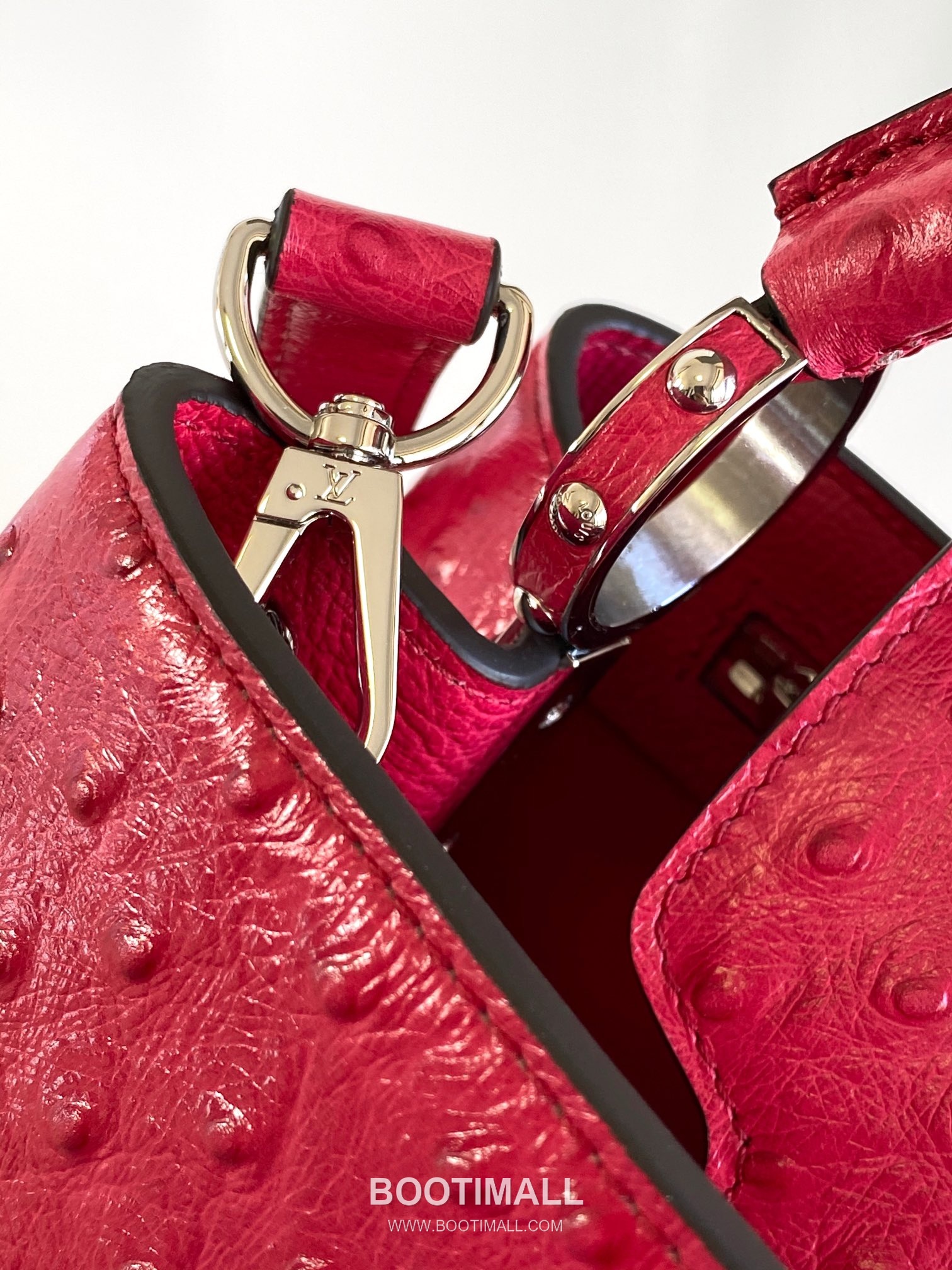 Louis Vuitton Dauphine PM Monogram Empreinte Leather Shoulder Bag with LV Lock Detail 루이비통 도핀 PM 모노그램 앙프렝뜨 숄더백 LV락 M24714 27cm 5