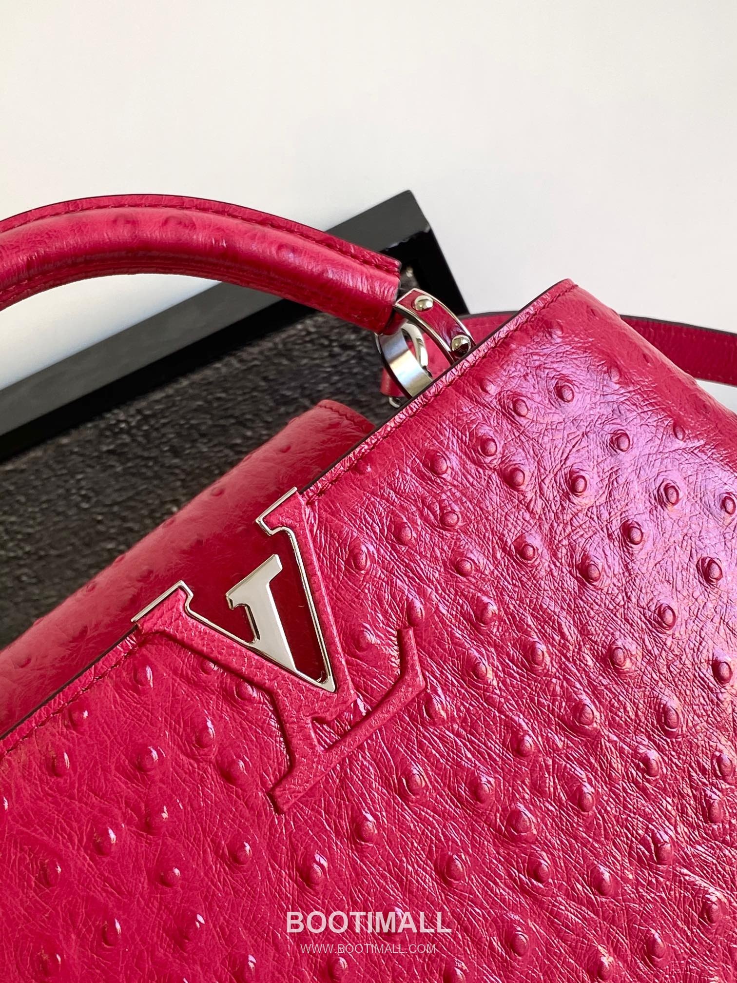Louis Vuitton Dauphine PM Monogram Empreinte Leather Shoulder Bag with LV Lock Detail 루이비통 도핀 PM 모노그램 앙프렝뜨 숄더백 LV락 M24714 27cm 6