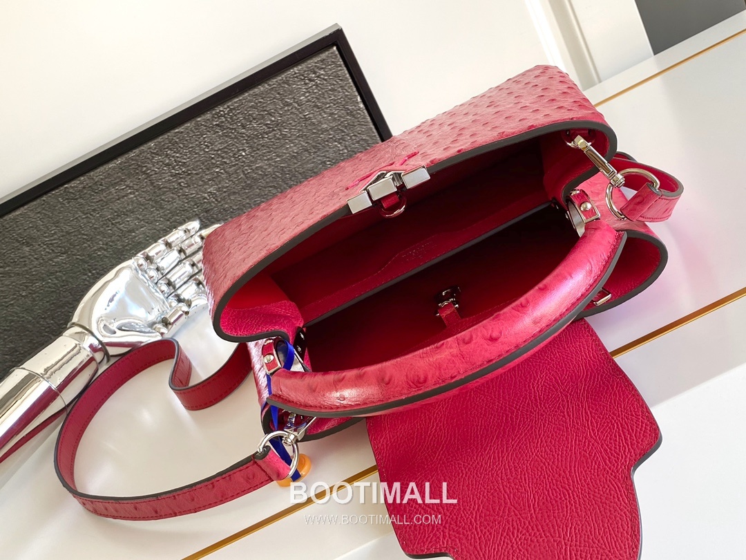 Louis Vuitton Dauphine PM Monogram Empreinte Leather Shoulder Bag with LV Lock Detail 루이비통 도핀 PM 모노그램 앙프렝뜨 숄더백 LV락 M24714 27cm 8