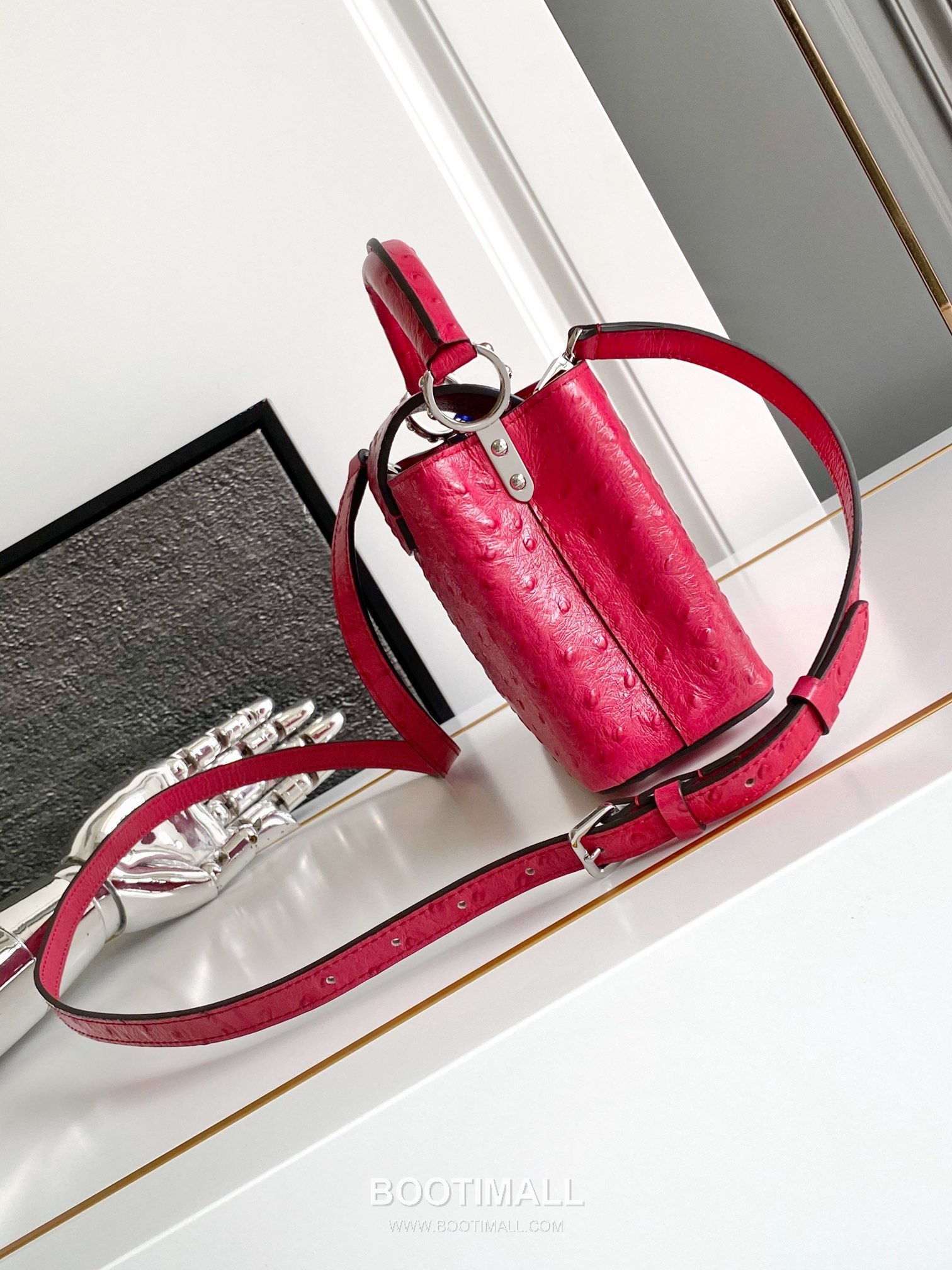 Louis Vuitton Dauphine Mini Monogram Empreinte Leather Shoulder Bag with LV Lock Detail 루이비통 도핀 미니 모노그램 앙프렝뜨 숄더백 LV락 M24713 21cm 2