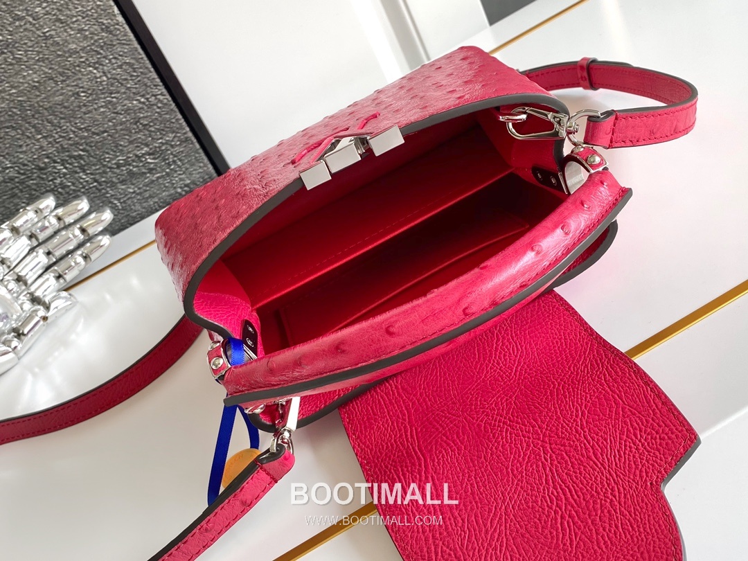 Louis Vuitton Dauphine Mini Monogram Empreinte Leather Shoulder Bag with LV Lock Detail 루이비통 도핀 미니 모노그램 앙프렝뜨 숄더백 LV락 M24713 21cm 8