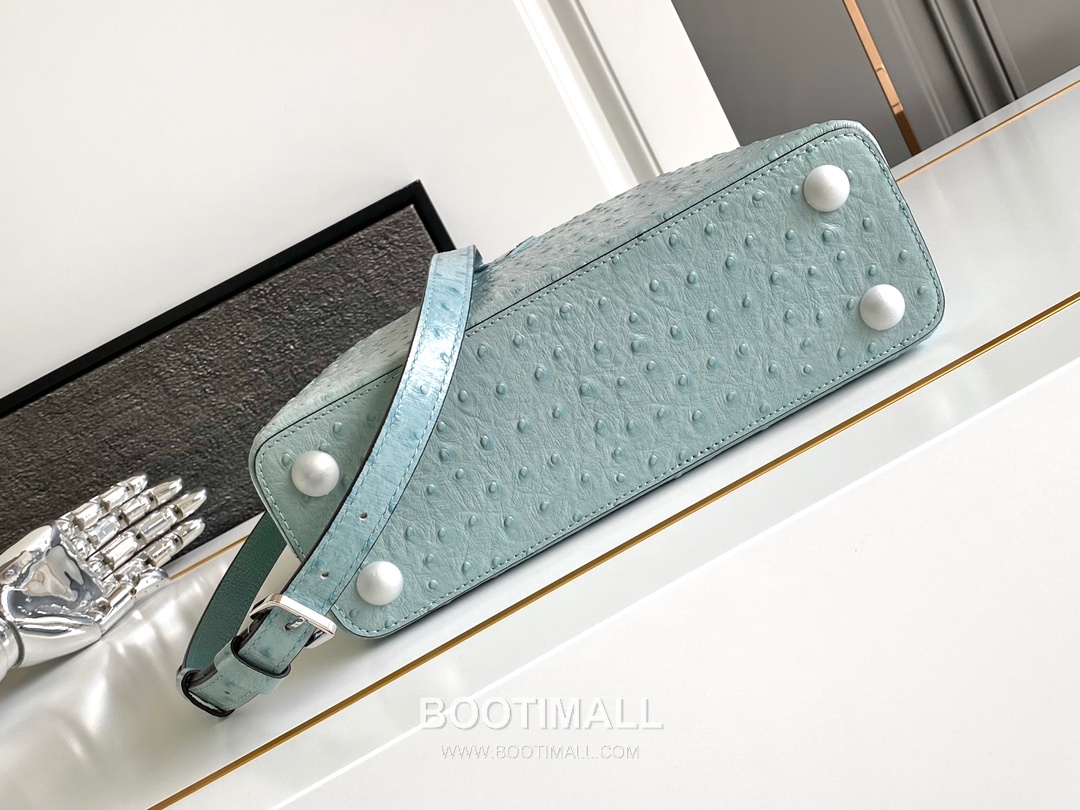 Louis Vuitton Dauphine PM Monogram Empreinte Leather Shoulder Bag with LV Lock Detail 루이비통 도핀 PM 모노그램 앙프렝뜨 숄더백 LV락 M24714 27cm 4