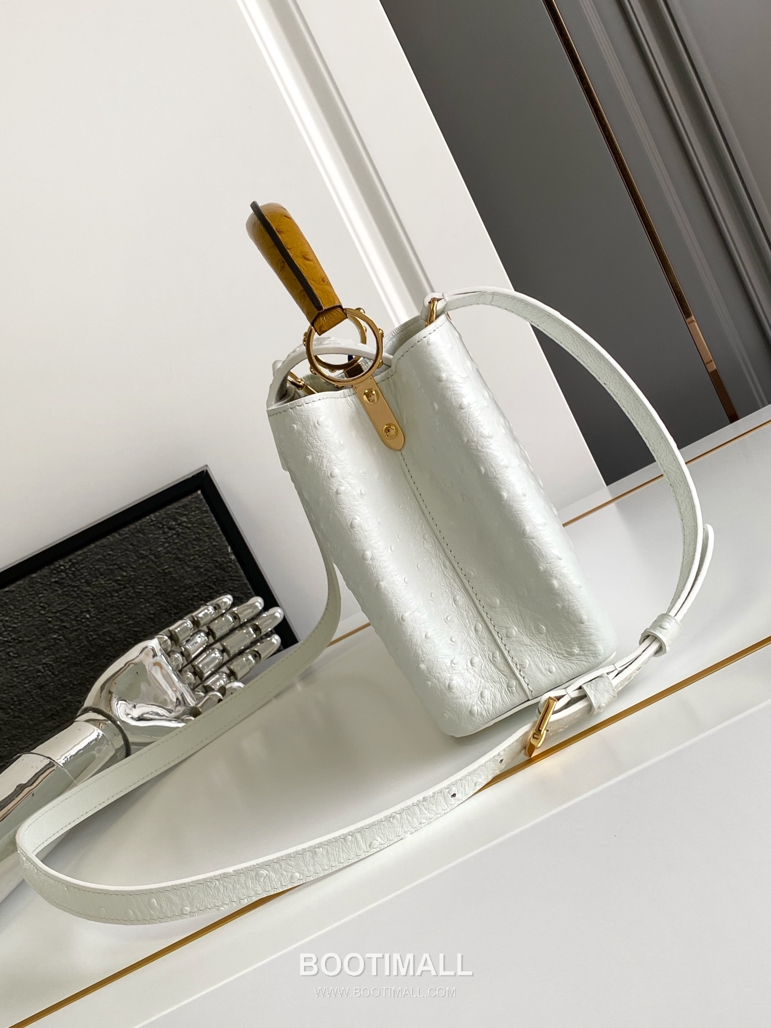 Louis Vuitton Dauphine PM Monogram Empreinte Leather Shoulder Bag with LV Lock Detail 루이비통 도핀 PM 모노그램 앙프렝뜨 숄더백 LV락 M24714 27cm 2