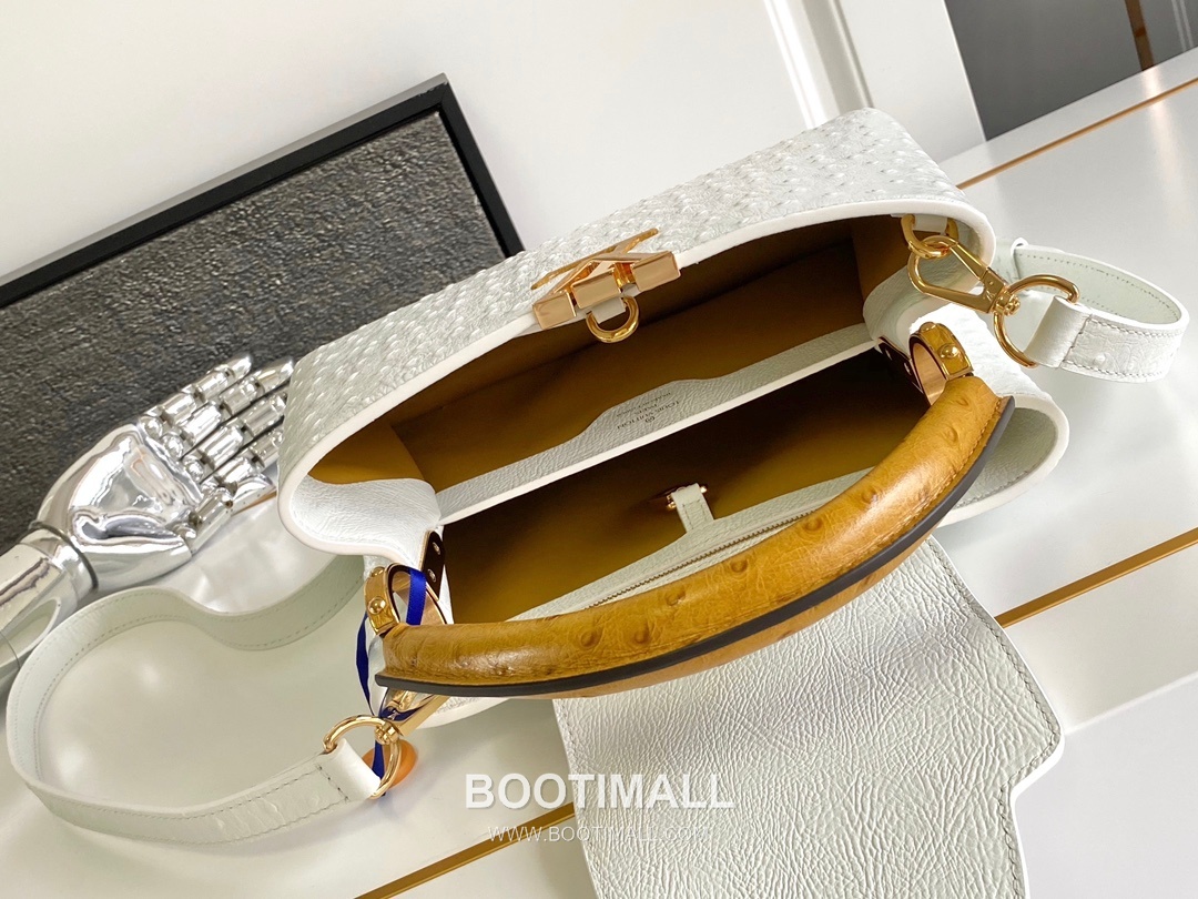 Louis Vuitton Dauphine PM Monogram Empreinte Leather Shoulder Bag with LV Lock Detail 루이비통 도핀 PM 모노그램 앙프렝뜨 숄더백 LV락 M24714 27cm 8