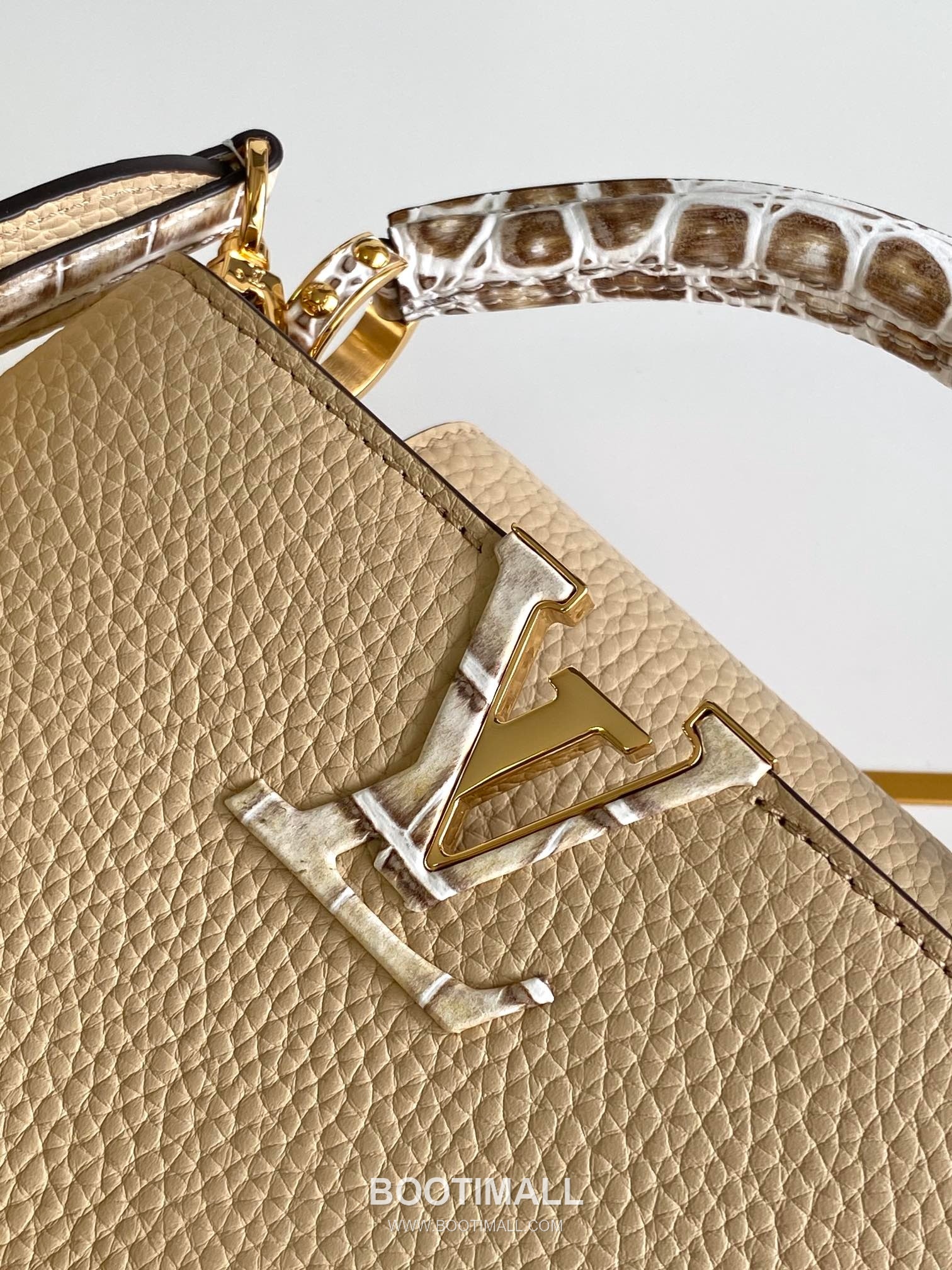 Louis Vuitton Dauphine Mini Monogram Canvas Leather Shoulder Bag with LV Lock Detail 루이비통 도핀 미니 모노그램 캔버스 레더 숄더백 LV락 M96498 21cm 6