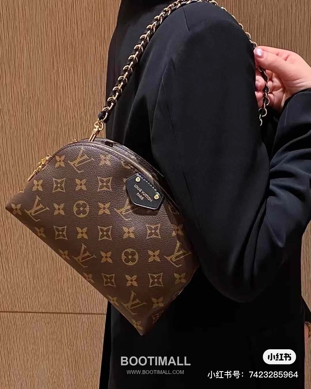 Louis Vuitton Be Alma Monogram Canvas Leather Clutch Shoulder Bag with Chain Detail 루이비통 비 알마 모노그램 캔버스 레더 클러치 숄더백 체인디테일 M12996 27cm 3