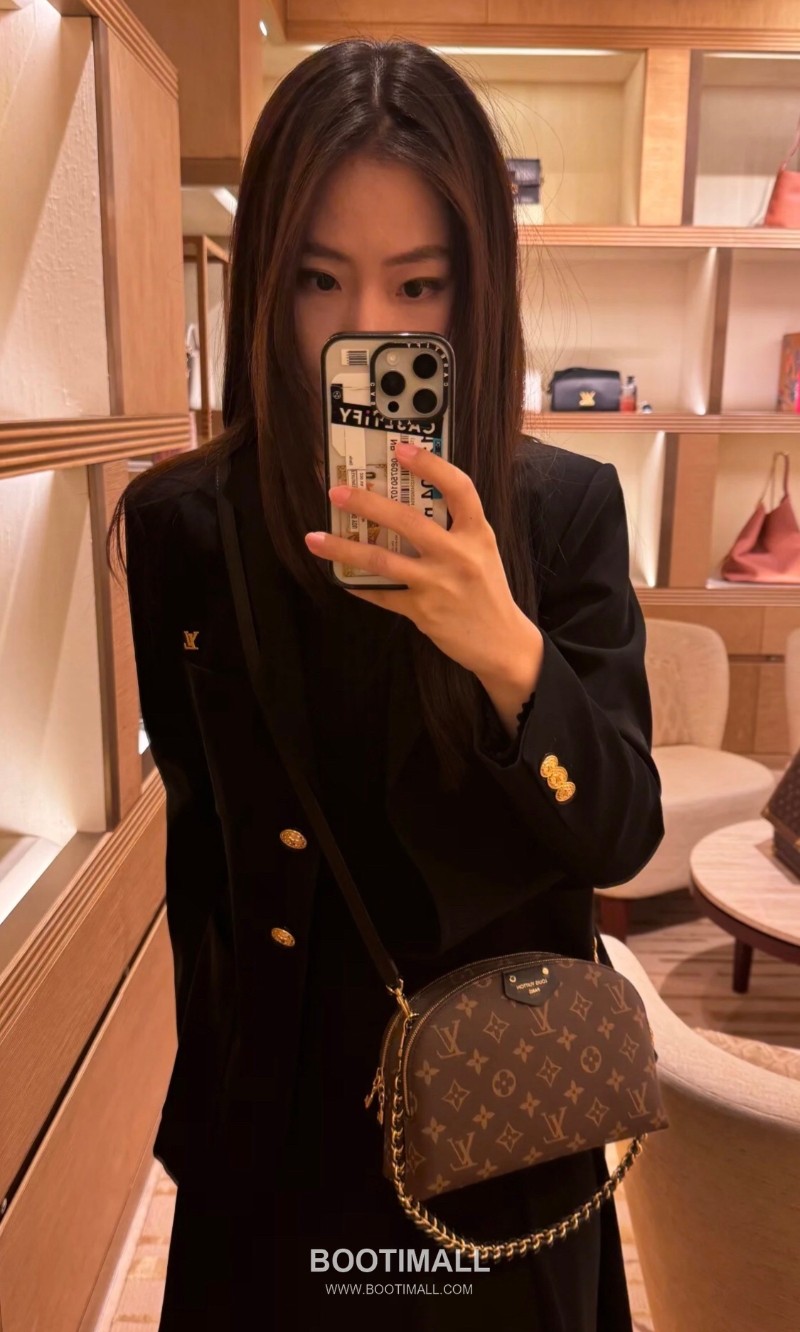 Louis Vuitton Be Alma Monogram Canvas Leather Clutch Shoulder Bag with Chain Detail 루이비통 비 알마 모노그램 캔버스 레더 클러치 숄더백 체인디테일 M12996 27cm 4