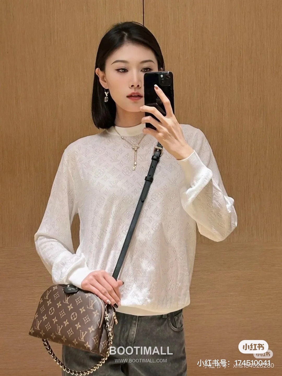 Louis Vuitton Be Alma Monogram Canvas Leather Clutch Shoulder Bag with Chain Detail 루이비통 비 알마 모노그램 캔버스 레더 클러치 숄더백 체인디테일 M12996 27cm 8