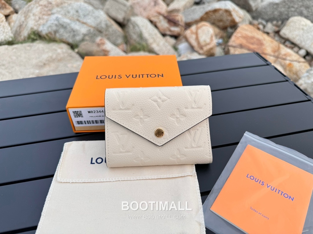 Louis Vuitton Victorine Monogram Empreinte Leather Wallet with Snap Flap Detail 루이비통 빅토린 모노그램 앙프렝뜨 반지갑 스냅플랩 M82334 12cm 3