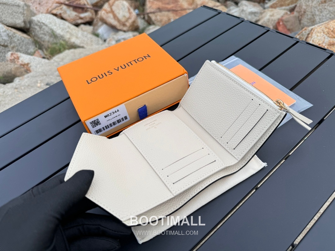 Louis Vuitton Victorine Monogram Empreinte Leather Wallet with Snap Flap Detail 루이비통 빅토린 모노그램 앙프렝뜨 반지갑 스냅플랩 M82334 12cm 7