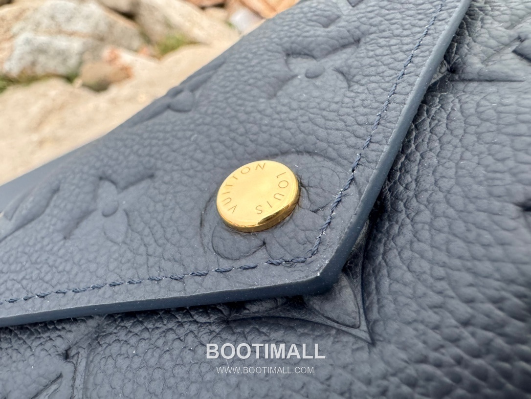 Louis Vuitton Victorine Monogram Empreinte Leather Wallet with Snap Flap Detail 루이비통 빅토린 모노그램 앙프렝뜨 반지갑 스냅플랩 M82334 12cm 5