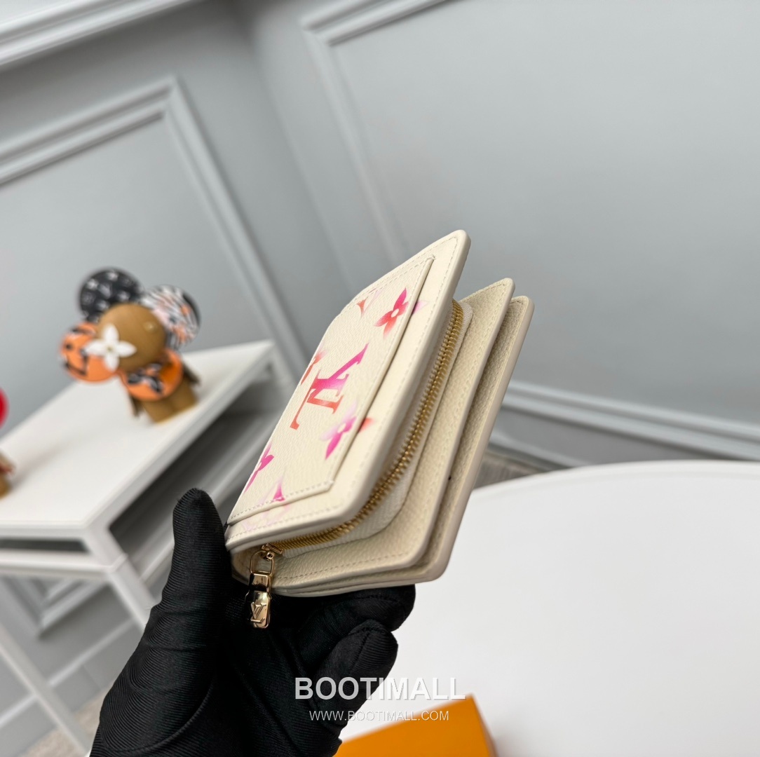 Louis Vuitton Cléa Monogram Empreinte Leather Wallet with Zip Coin Pocket Detail 루이비통 클레아 모노그램 앙프렝뜨 반지갑 지퍼코인포켓 M83481 12cm 4