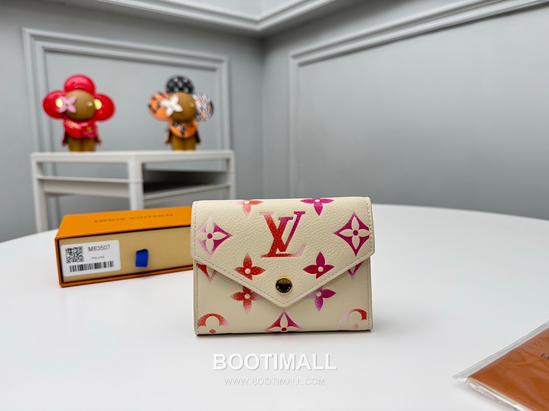 Louis Vuitton Monogram Empreinte Leather Compact Wallet with Zip Coin Pocket Detail 루이비통 모노그램 앙프렝뜨 컴팩트 반지갑 지퍼코인포켓 M83507 12cm 1