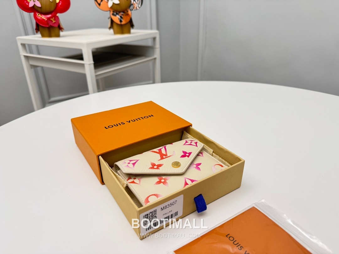 Louis Vuitton Monogram Empreinte Leather Compact Wallet with Zip Coin Pocket Detail 루이비통 모노그램 앙프렝뜨 컴팩트 반지갑 지퍼코인포켓 M83507 12cm 2