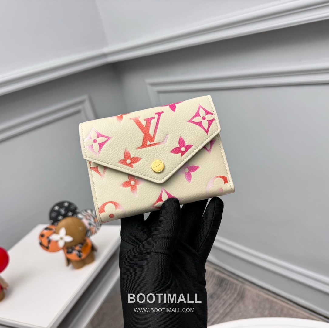 Louis Vuitton Monogram Empreinte Leather Compact Wallet with Zip Coin Pocket Detail 루이비통 모노그램 앙프렝뜨 컴팩트 반지갑 지퍼코인포켓 M83507 12cm 3