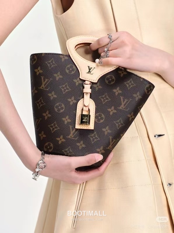 Louis Vuitton Rivage BB Monogram Canvas Bucket Bag with Lock Tag Detail 루이비통 리바쥬 BB 모노그램 캔버스 버킷백 락태그 M14680 12cm 1