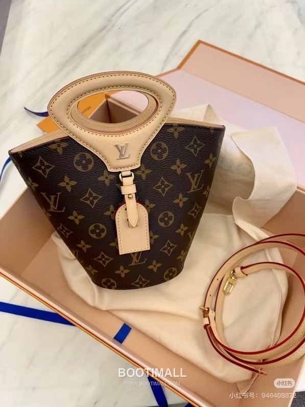 Louis Vuitton Rivage BB Monogram Canvas Bucket Bag with Lock Tag Detail 루이비통 리바쥬 BB 모노그램 캔버스 버킷백 락태그 M14680 12cm 3