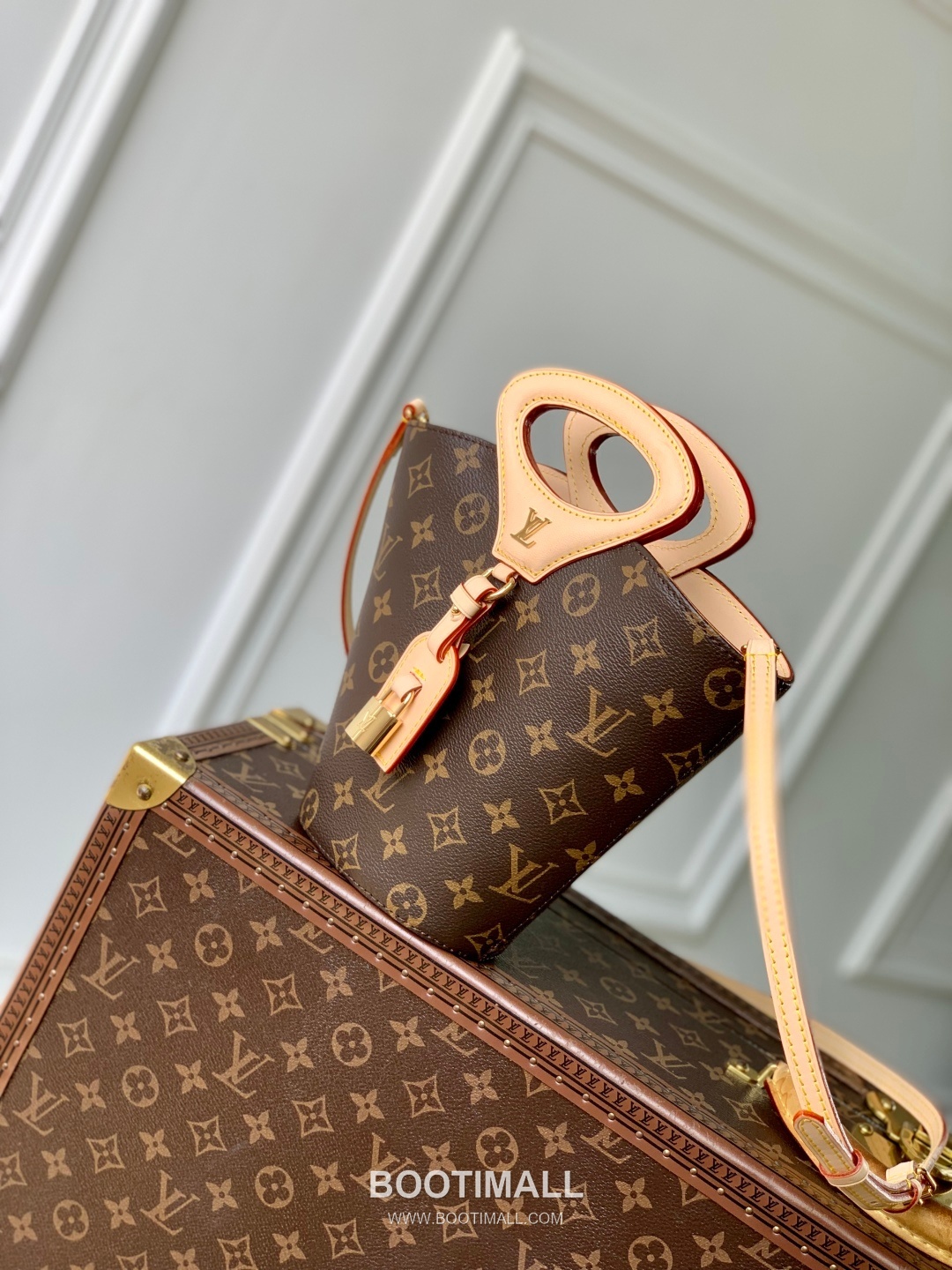 Louis Vuitton Rivage BB Monogram Canvas Bucket Bag with Lock Tag Detail 루이비통 리바쥬 BB 모노그램 캔버스 버킷백 락태그 M14680 12cm 7