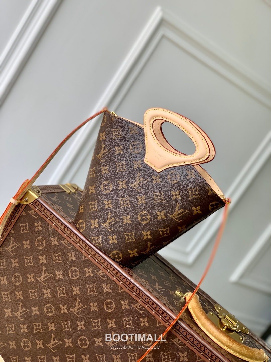 Louis Vuitton Rivage BB Monogram Canvas Bucket Bag with Lock Tag Detail 루이비통 리바쥬 BB 모노그램 캔버스 버킷백 락태그 M14680 12cm 8