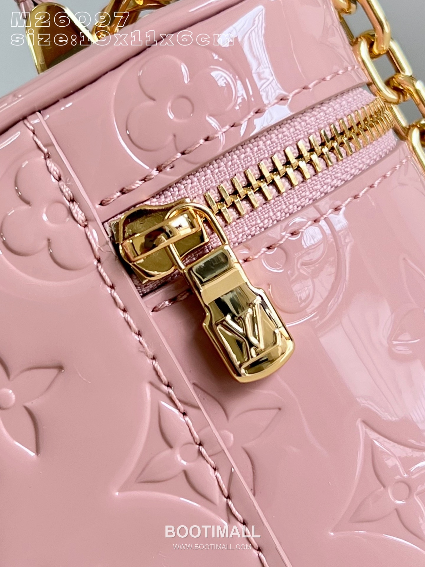 Louis Vuitton Vanity Chain Monogram Canvas Clutch Shoulder Bag with Lock Chain Detail 루이비통 바니티 체인 모노그램 캔버스 클러치 숄더백 락체인 M26097 19cm 5