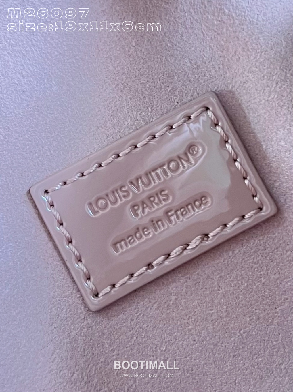 Louis Vuitton Vanity Chain Monogram Canvas Clutch Shoulder Bag with Lock Chain Detail 루이비통 바니티 체인 모노그램 캔버스 클러치 숄더백 락체인 M26097 19cm 9