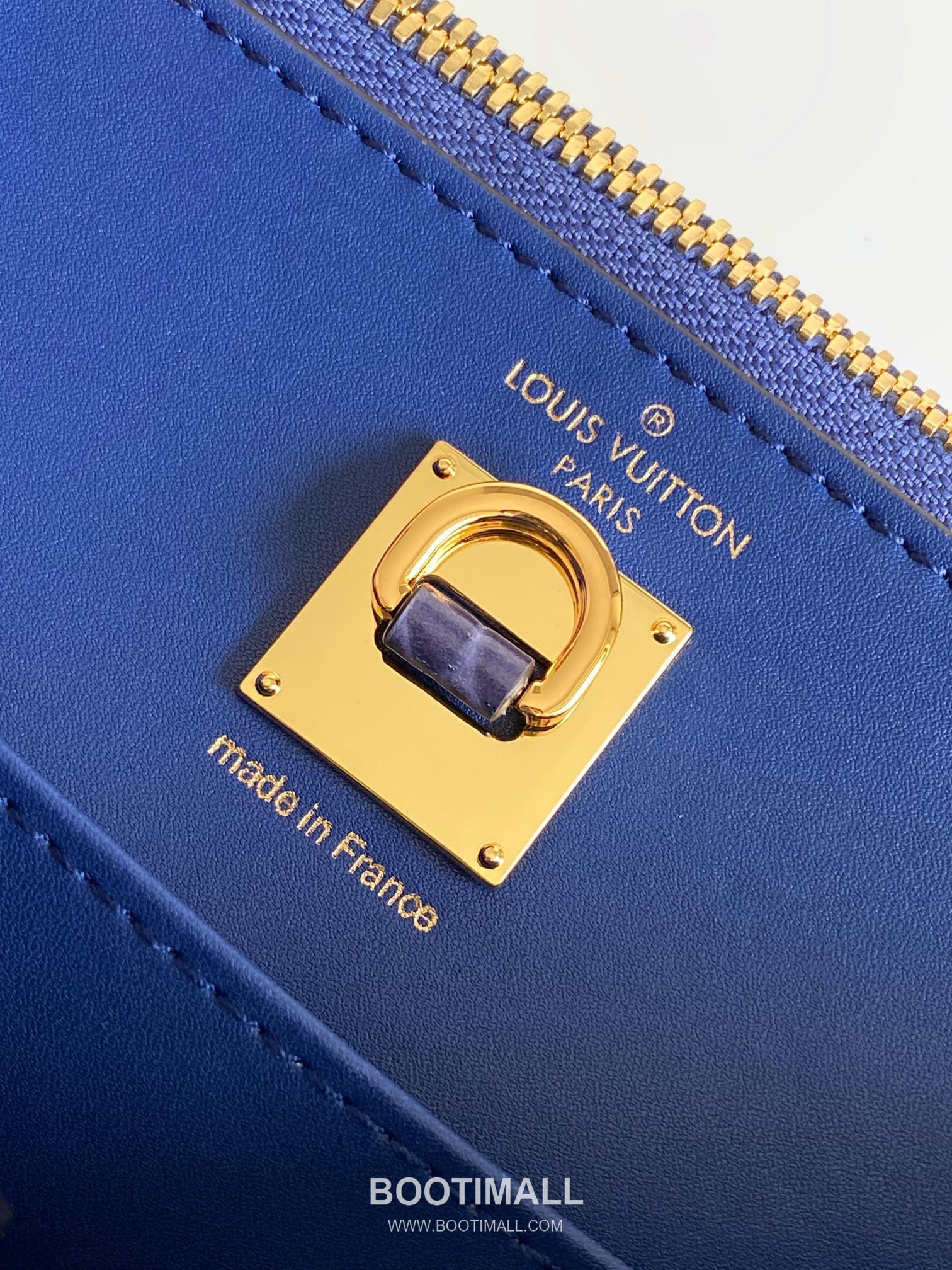 Louis Vuitton Coussin BB Cowhide Leather Shoulder Bag with Chain Strap Detail 루이비통 쿠쌍 BB 카우하이드 숄더백 체인스트랩 M95847 21cm 9