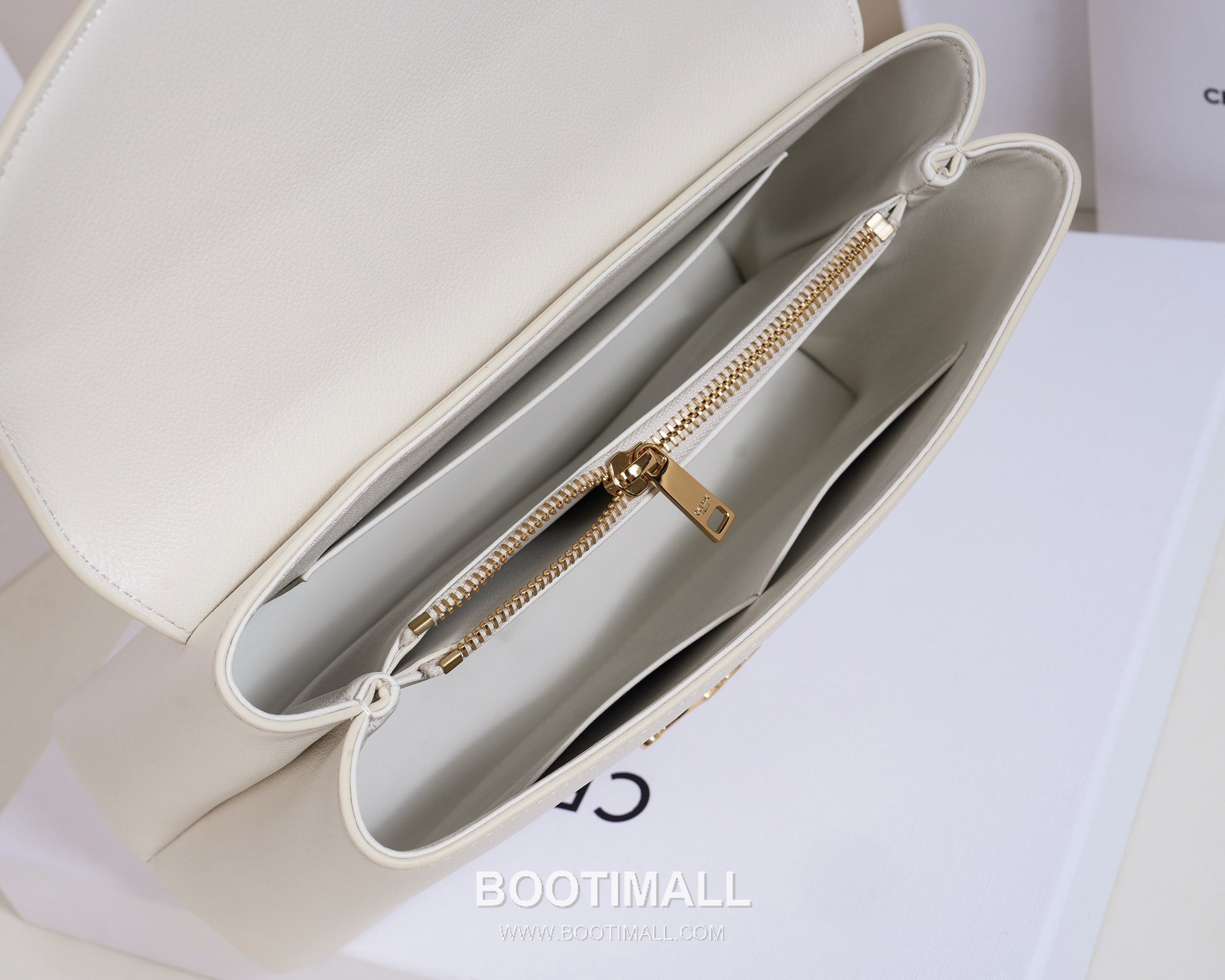 Celine Nino Cowhide Leather Top Handle Crossbody Bag with Triomphe Lock Detail 셀린느 니노 카우하이드 탑핸들 크로스백 트리옹프락 117523 26cm 9