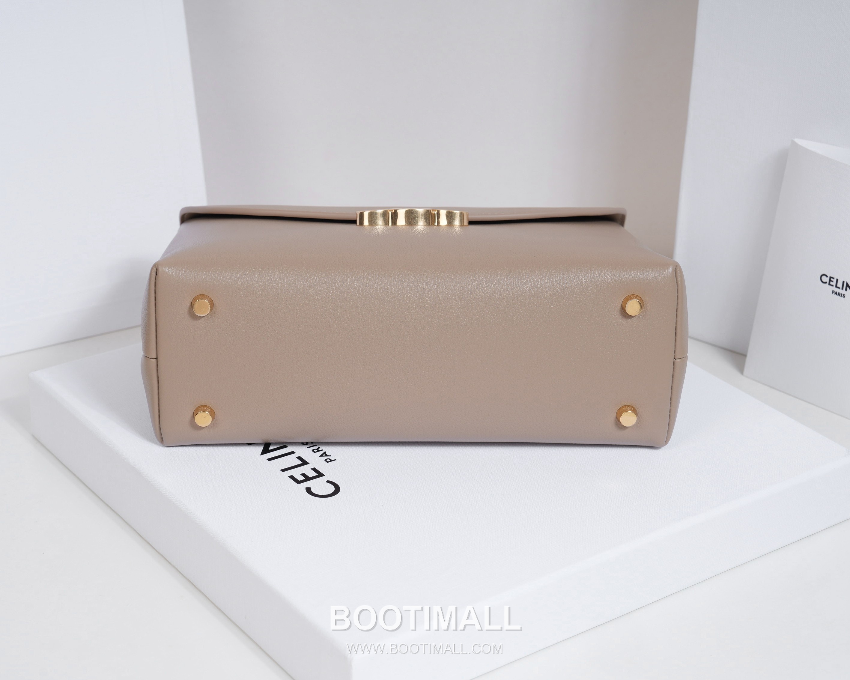 Celine Nino Cowhide Leather Top Handle Crossbody Bag with Triomphe Lock Detail 셀린느 니노 카우하이드 탑핸들 크로스백 트리옹프락 117523 26cm 5