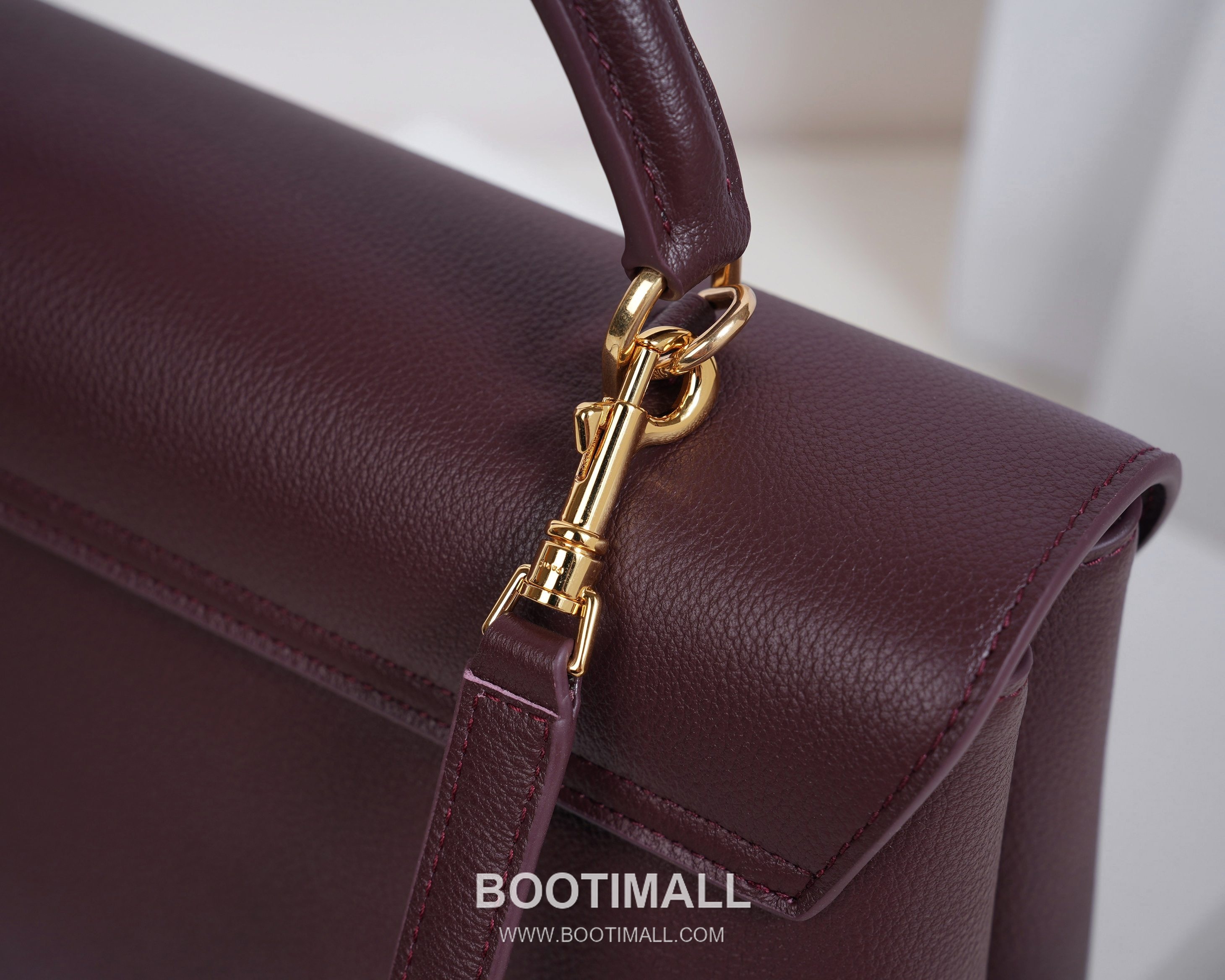 Celine Nino Cowhide Leather Top Handle Crossbody Bag with Triomphe Lock Detail 셀린느 니노 카우하이드 탑핸들 크로스백 트리옹프락 117523 26cm 8