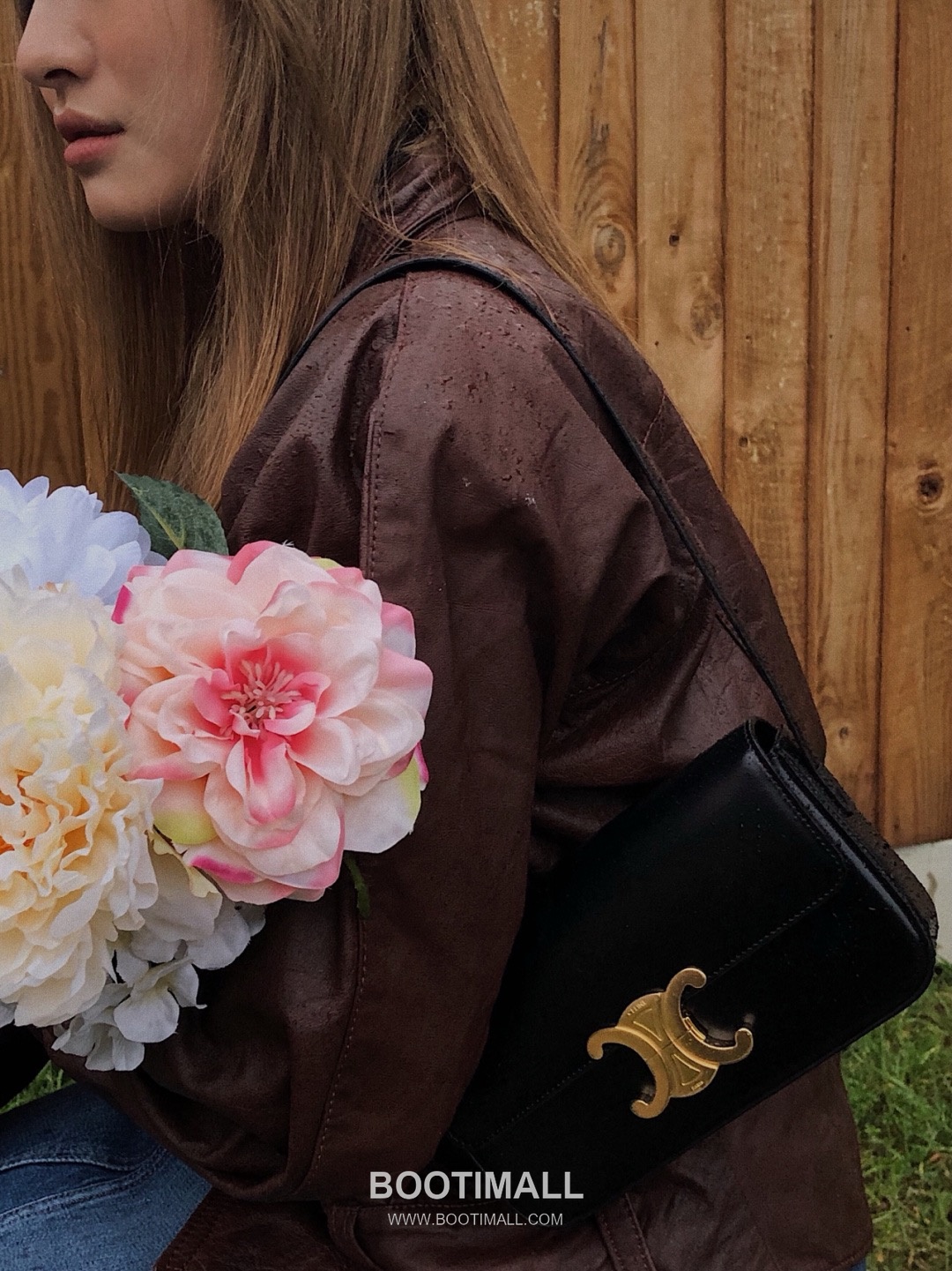 Celine Cowhide Leather Shoulder Crossbody Bag with Minimal Flap Detail 셀린느 카우하이드 숄더 크로스백 미니멀플랩 194143 20cm 8