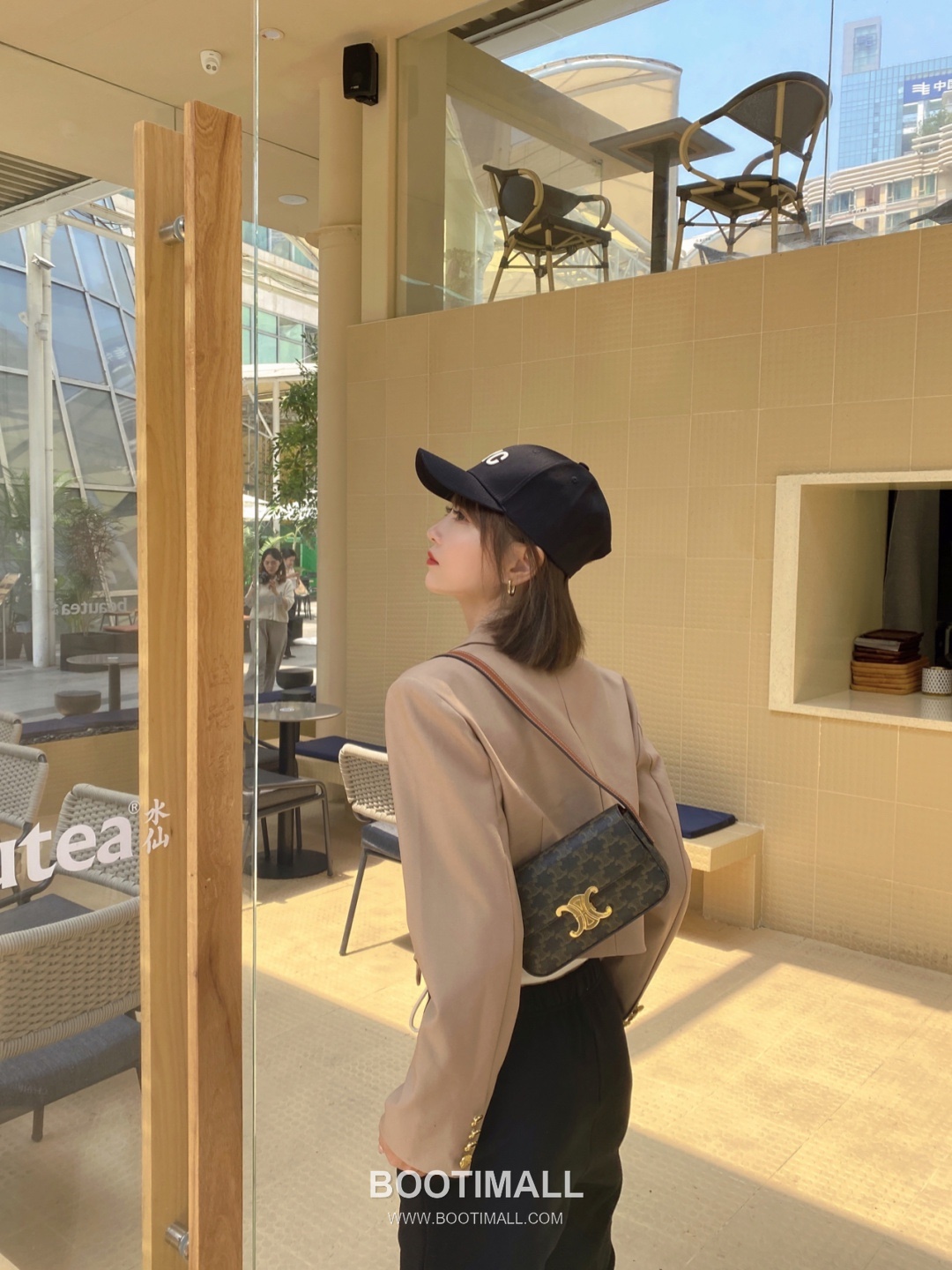 Celine Triomphe Monogram Canvas Cowhide Shoulder Bag with Metal Detail 셀린느 트리옹프 모노그램 캔버스 카우하이드 숄더백 메탈디테일 194143 20cm 3