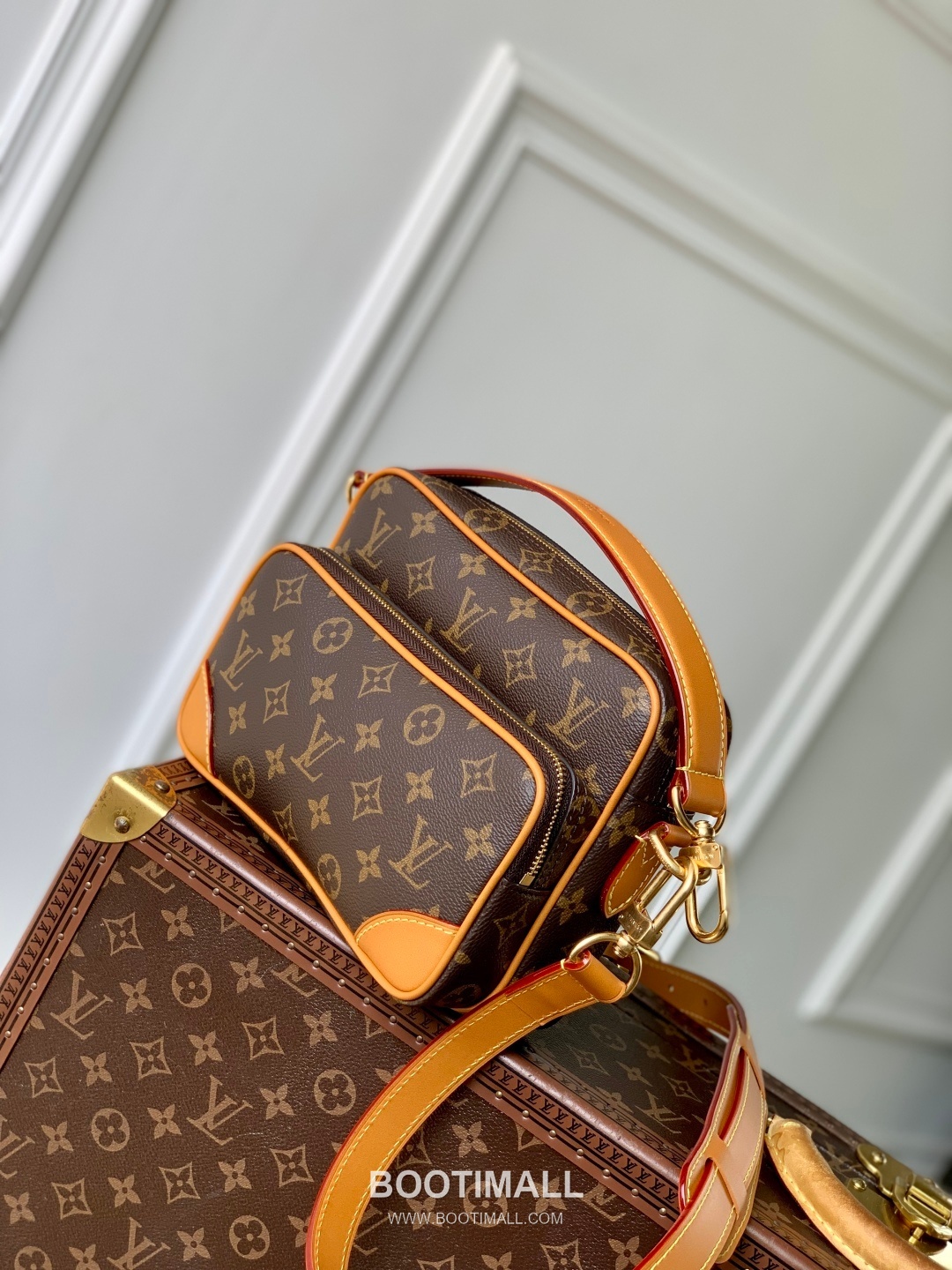 Louis Vuitton Nil Monogram Canvas Leather Shoulder Bag with Pearl Zip Detail 루이비통 닐 모노그램 캔버스 숄더백 펄지퍼 M14016 25cm 11