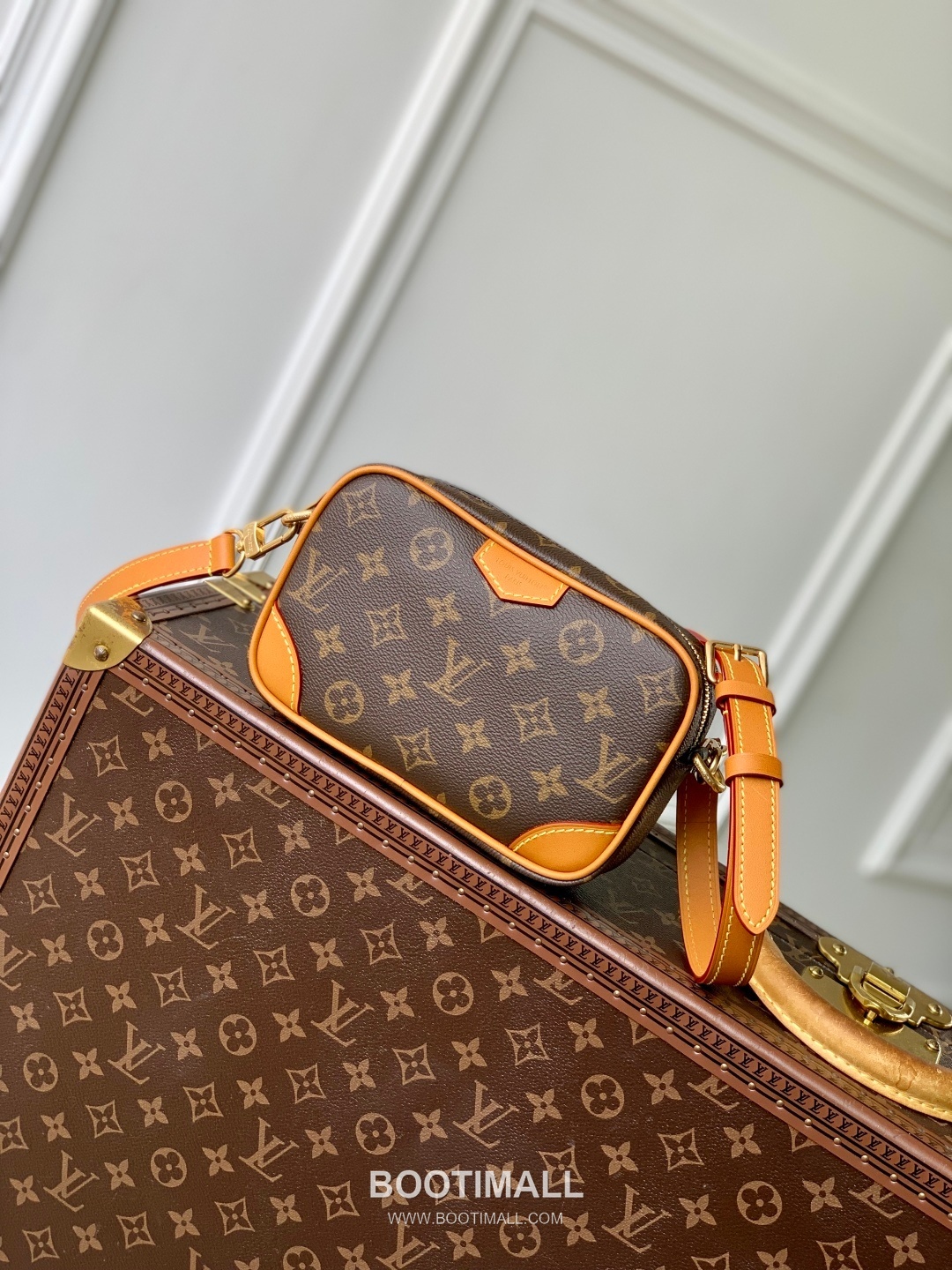Louis Vuitton Trocadéro Mini Monogram Canvas Crossbody Bag with Reinforced Corner Detail 루이비통 트로카데로 미니 모노그램 캔버스 크로스백 강화코너 M14058 20cm 1