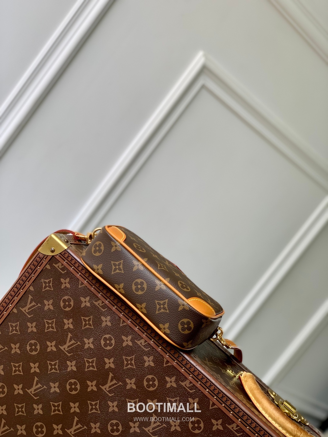 Louis Vuitton Trocadéro Mini Monogram Canvas Crossbody Bag with Reinforced Corner Detail 루이비통 트로카데로 미니 모노그램 캔버스 크로스백 강화코너 M14058 20cm 4