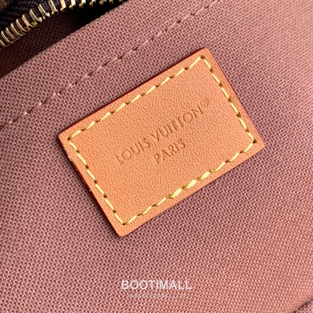 Louis Vuitton Trocadéro Mini Monogram Canvas Crossbody Bag with Reinforced Corner Detail 루이비통 트로카데로 미니 모노그램 캔버스 크로스백 강화코너 M14058 20cm 8