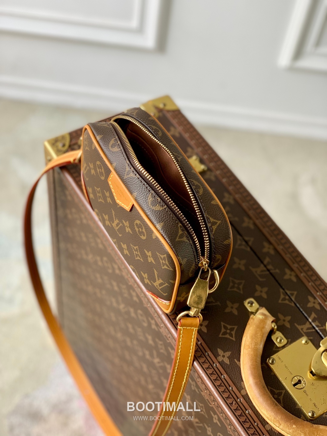 Louis Vuitton Trocadéro Mini Monogram Canvas Crossbody Bag with Reinforced Corner Detail 루이비통 트로카데로 미니 모노그램 캔버스 크로스백 강화코너 M14058 20cm 9