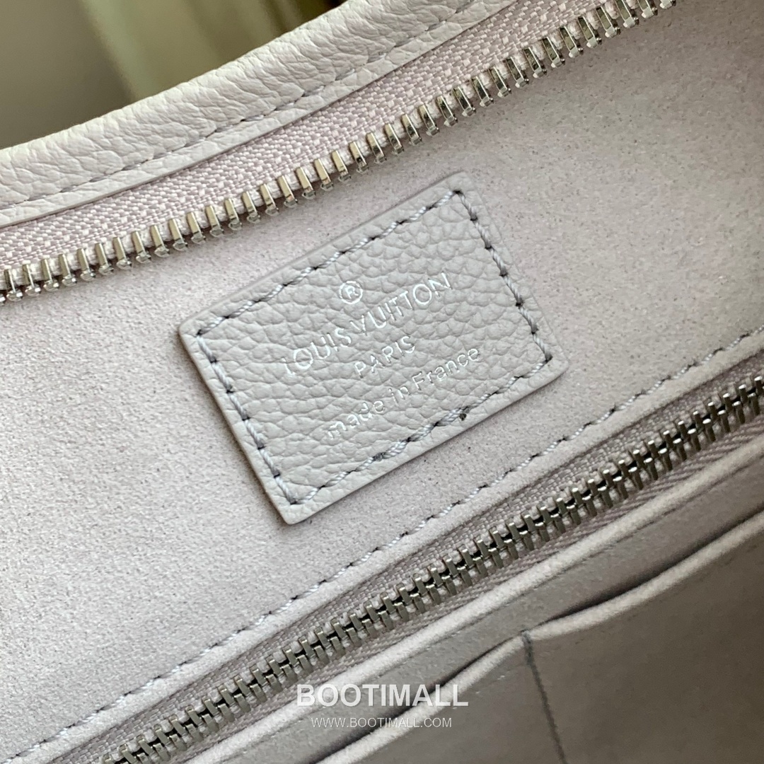 Louis Vuitton CarryAll PM Monogram Empreinte Leather Tote Shoulder Bag with Name Tag Detail 루이비통 캐리올 PM 모노그램 앙프렝뜨 토트 숄더백 네임택 M46288 29.5cm 8