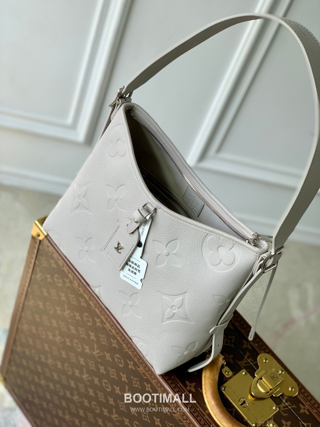 Louis Vuitton CarryAll PM Monogram Empreinte Leather Tote Shoulder Bag with Name Tag Detail 루이비통 캐리올 PM 모노그램 앙프렝뜨 토트 숄더백 네임택 M46288 29.5cm 9